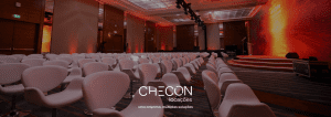 Descubra como escolher cadeiras para auditório para eventos corporativos através deste guia completo. Entenda critérios de layout, conforto, cálculo de espaço e ergonomia.