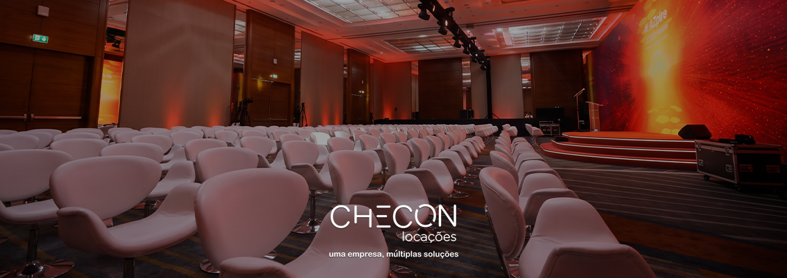 Descubra como escolher cadeiras para auditório para eventos corporativos através deste guia completo. Entenda critérios de layout, conforto, cálculo de espaço e ergonomia.